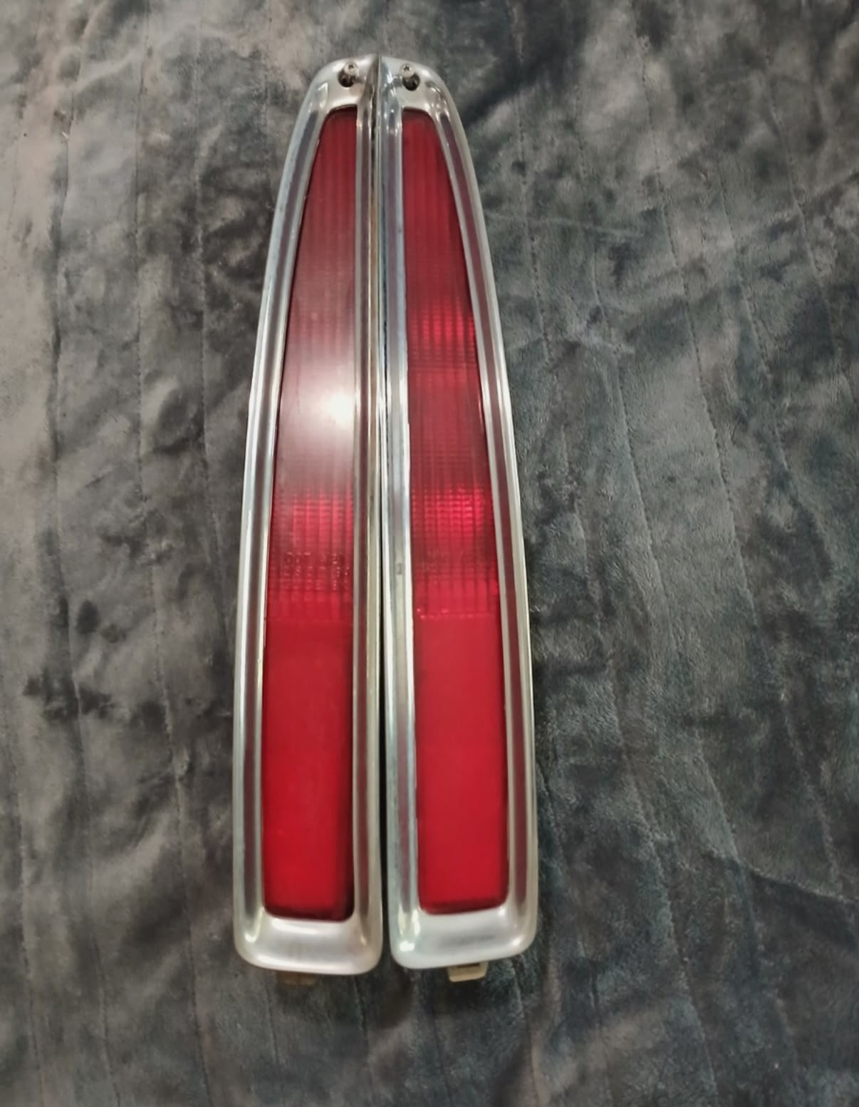 94-99 Cadillac Deville Set of Right & Left Taillight Brake Light Tail Lamp OEM