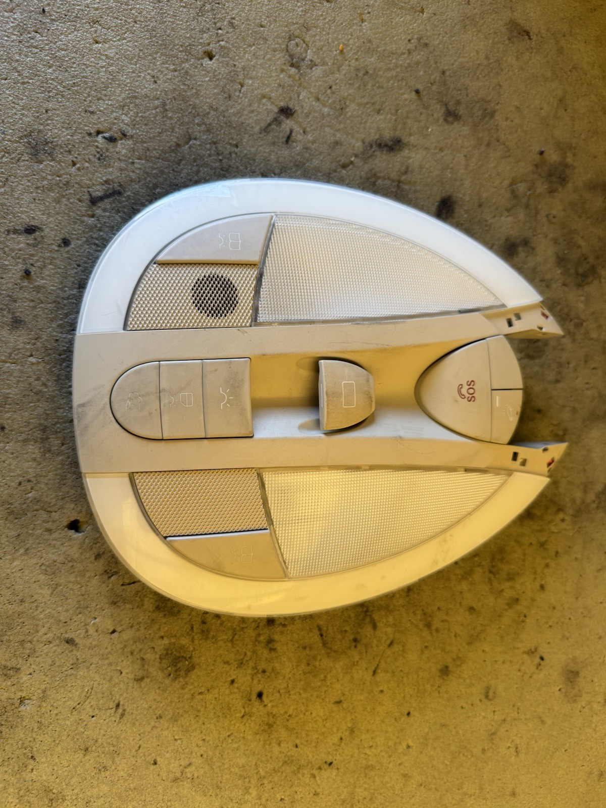 03-06 Mercedes W211 E Class E500 Front Overhead Dome Light Console A2118204301