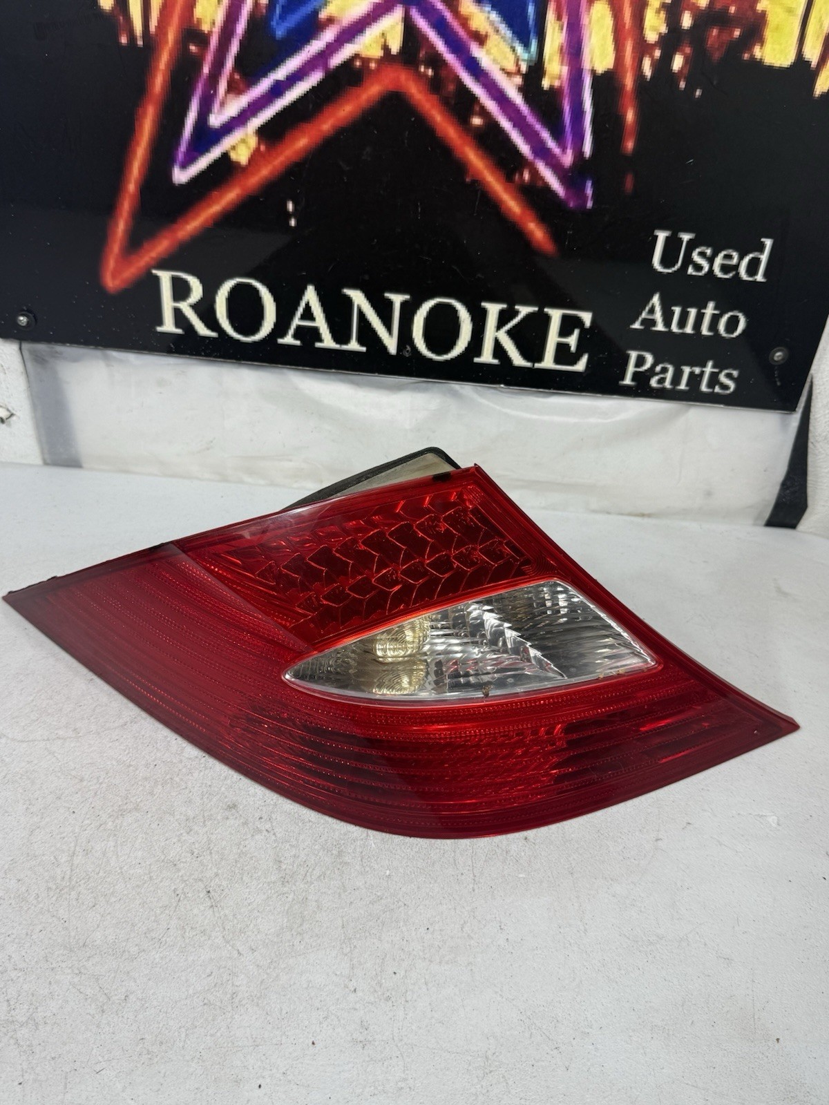 2006-2008 Mercedes CLS500 CLS550 Driver Side Left Taillight Assembly OEM 2006-2008 Mercedes CLS500 CLS550 Driver Side Left Taillight Assembly OEM