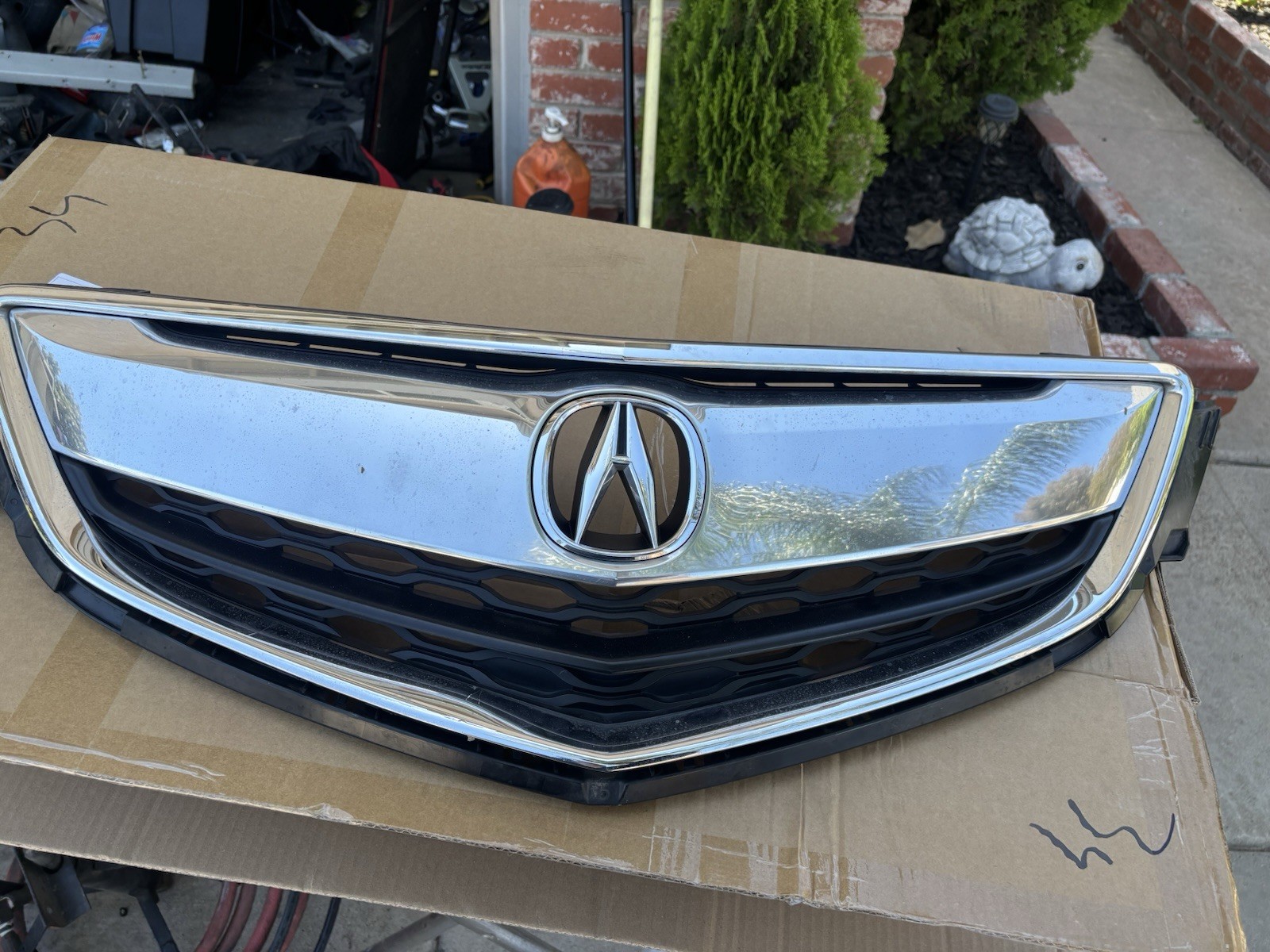 2015 Acura TLX Front Bumper Grille 2015 Acura TLX Front Bumper Grille