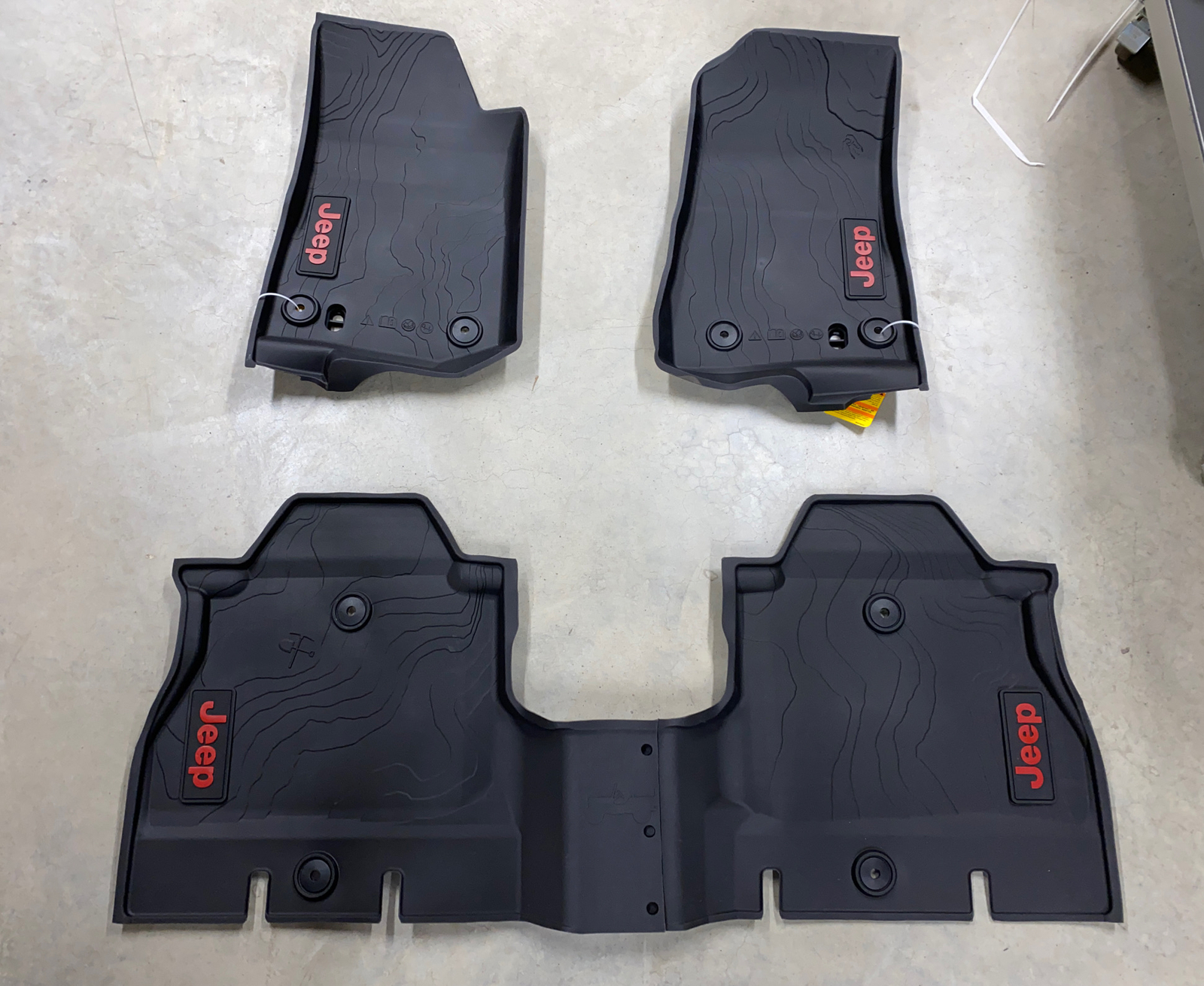 NEW 2018-2026 Jeep Wrangler JLU 4-DOOR  Molded All Weather Slush Floor Mats,OEM