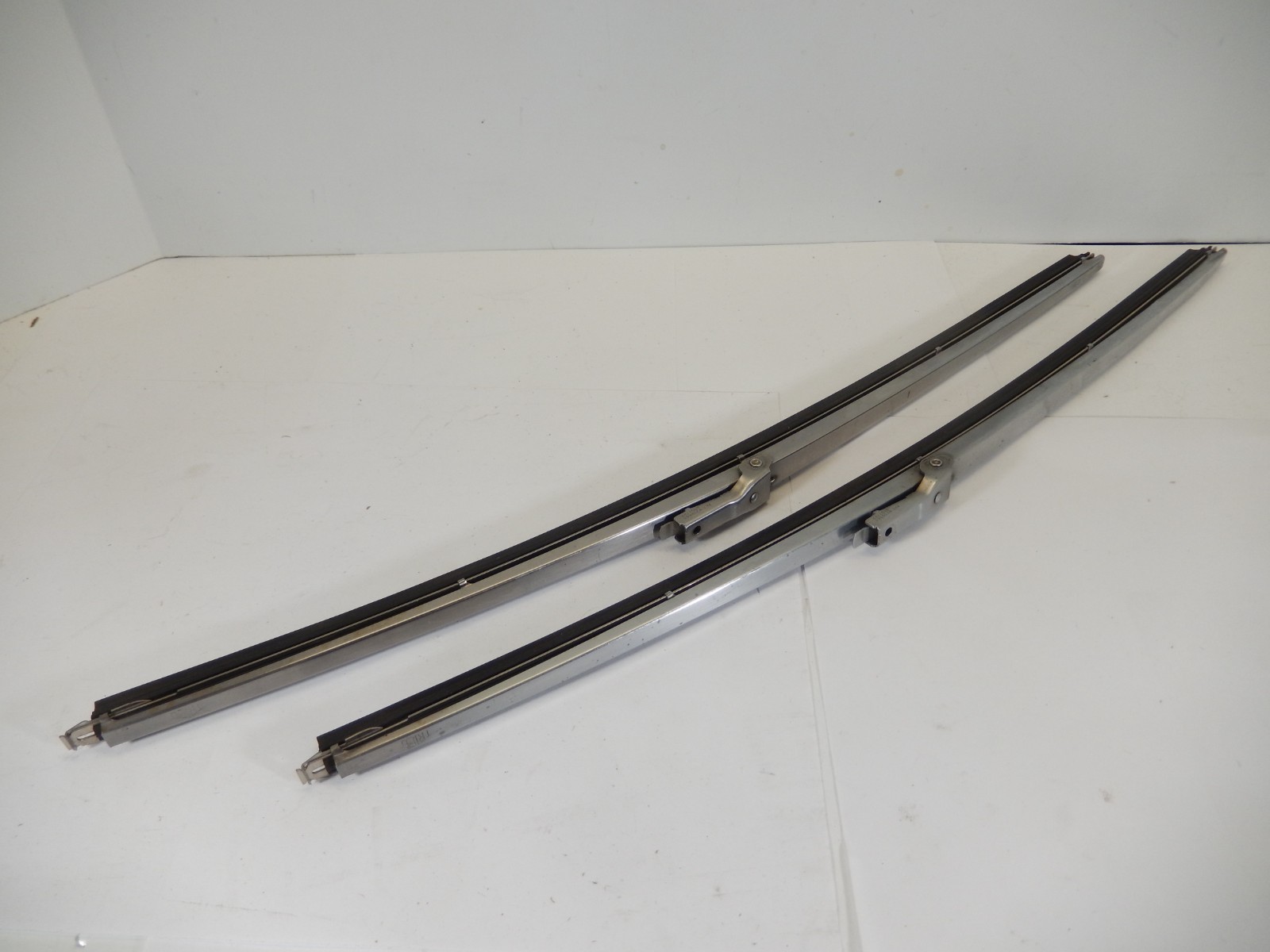 VINTAGE TRICO PR-18-2 SATIN FLAT TOP WIPER BLADE PAIR W/ NEW RUBBERS