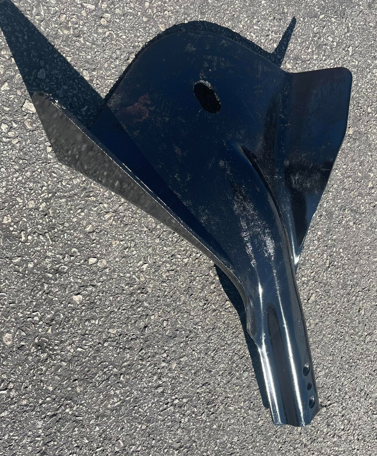 A17-0600-001D Freightliner Bracket RH/S Genuine OEM - Used/Good