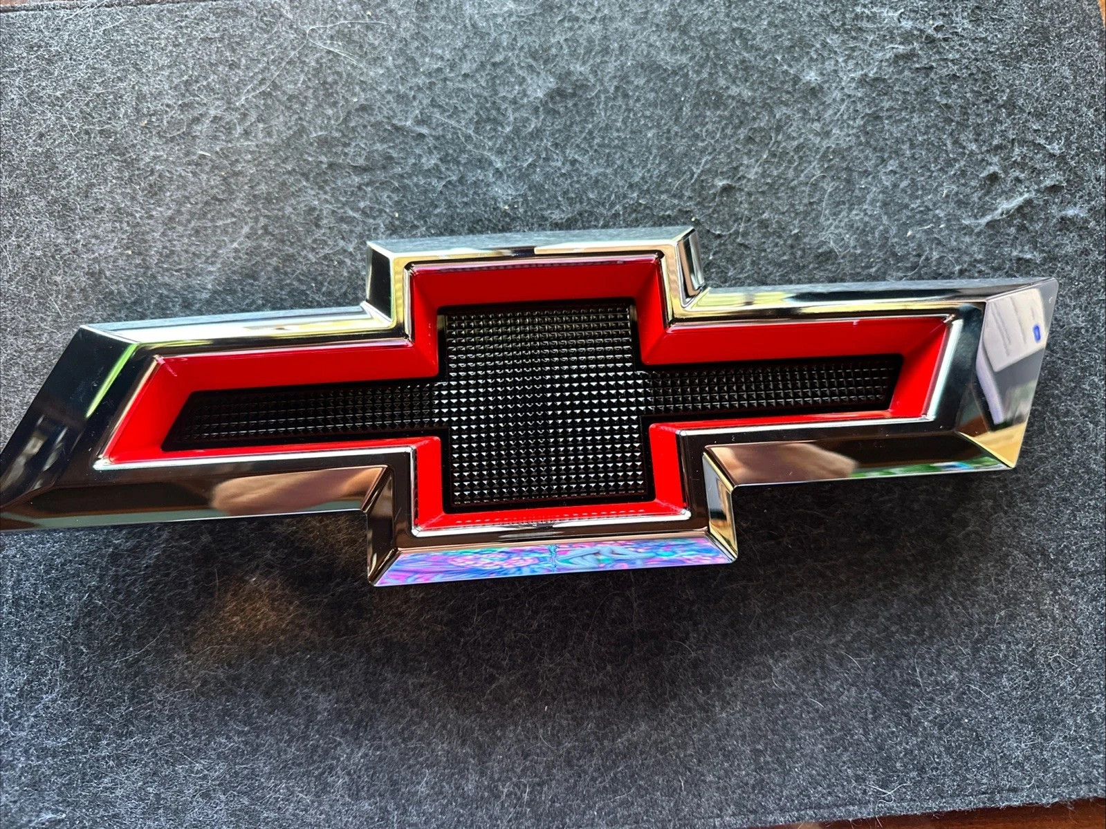 85543699 2024-2025 Chevrolet Silverado 1500 ZR2 Grille Emblem Red Black Chrome 85543699 2024-2025 Chevrolet Silverado 1500 ZR2 Grille Emblem Red Black Chrome