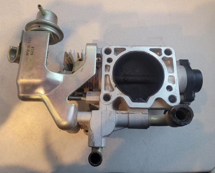 1999-2004 Nissan Frontier Throttle Body Throttle Valve Housing Assembly OEM