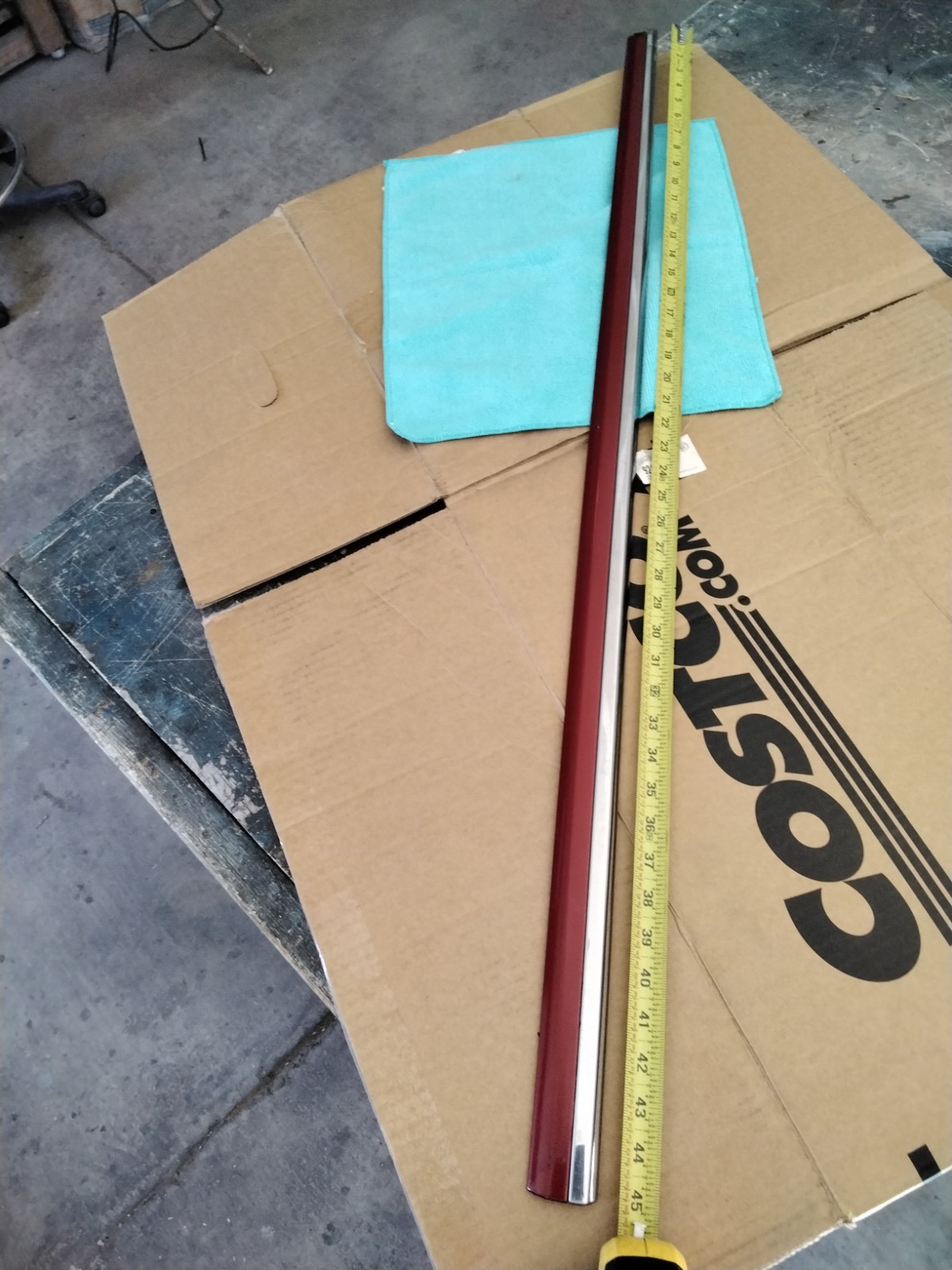 2007- 2010 CHRYSLER 300 Front Door  MOLDING Left driver side OEM paint PRH