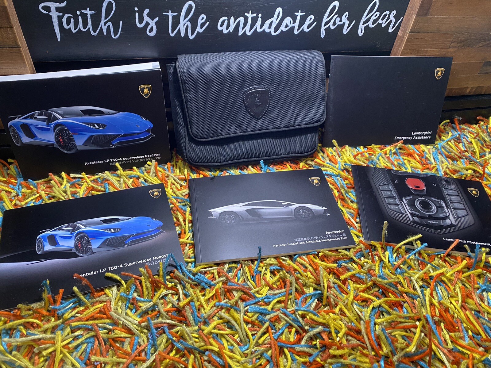 LAMBORGHINI AVENTADOR SV ROADSTER OWNERS MANUAL SUPERVELOCE LP 750-4 オーナーズマニュアル