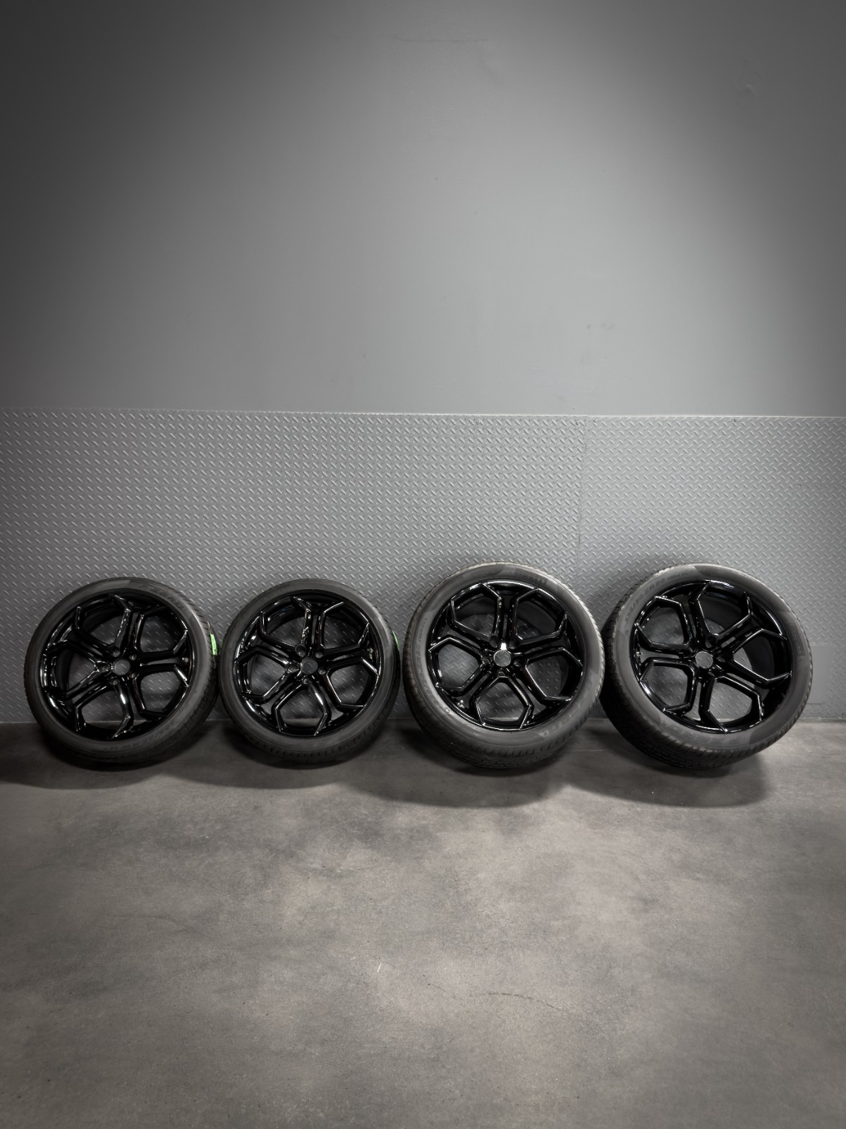 4x 2008 Lamborghini  Murcielago LP640 wheels and tires.