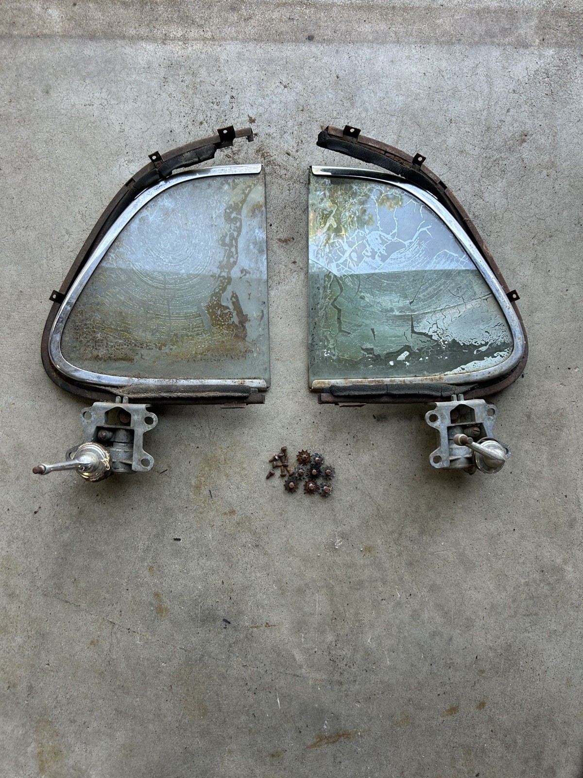 1937 1938 Chevy Door VENT WINDOW ASSEMBLIES Original GM Pair with hardware 1937 1938 Chevy Door VENT WINDOW ASSEMBLIES Original GM Pair with hardware