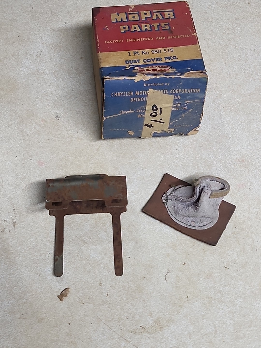 1935-1947 Dodge Truck VC VD15 WD20 VD20 VD21 WDX Dust Cover Package NOS 980515 1935-1947 Dodge Truck VC VD15 WD20 VD20 VD21 WDX Dust Cover Package NOS 980515