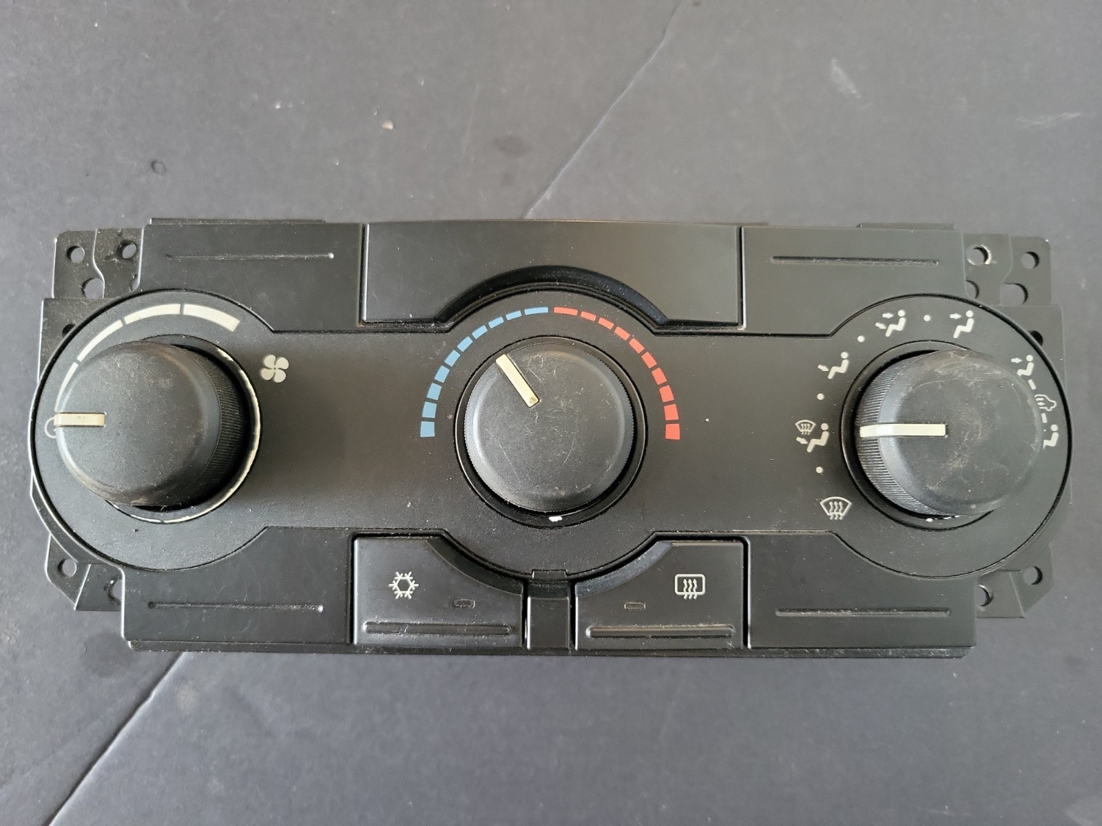 2005 Chrysler 300 Dodge Magnum AC Heater Temperature Control Unit P04596494AF 2005 Chrysler 300 Dodge Magnum AC Heater Temperature Control Unit P04596494AF