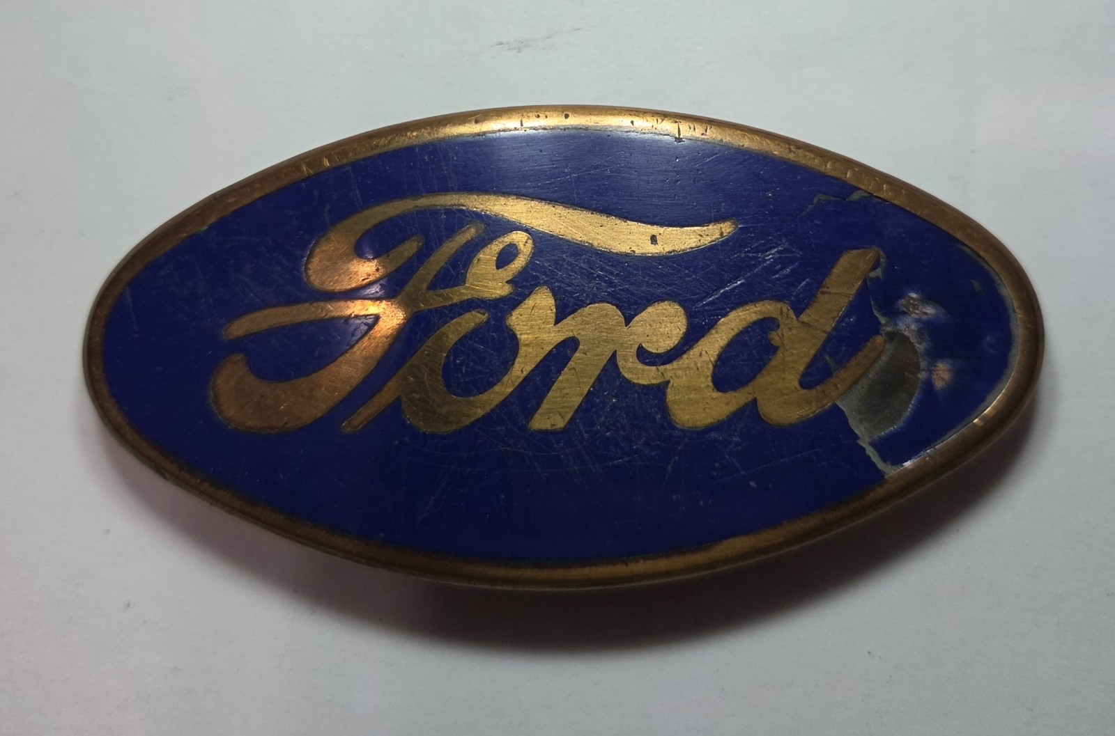 VINTAGE ANTIQUE FORD MODEL A RADIATOR SHELL ENAMEL SCRIPT EMBLEM D.L. AULD CO VINTAGE ANTIQUE FORD MODEL A RADIATOR SHELL ENAMEL SCRIPT EMBLEM D.L. AULD CO