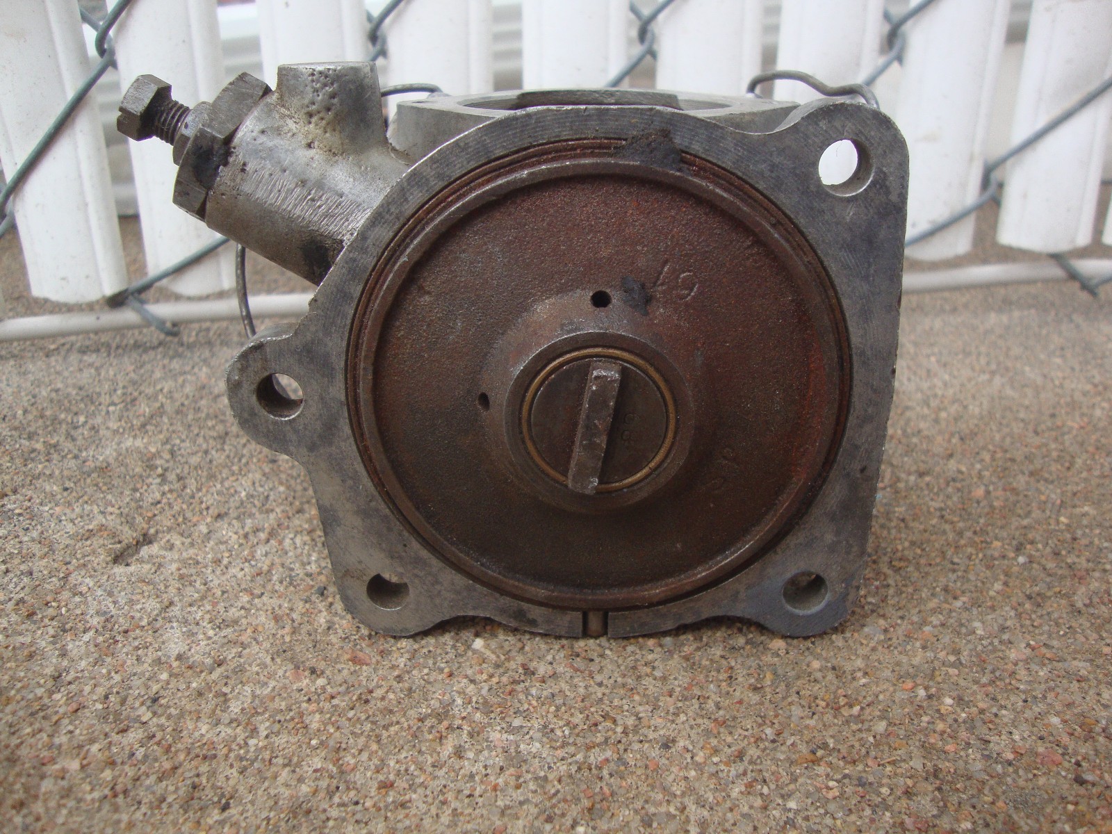 1937-1941 Ford Flathead V8, 2-Bolt Distributor 1937-1941 Ford Flathead V8, 2-Bolt Distributor