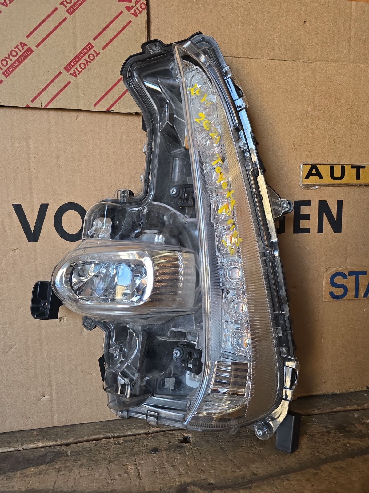 2017 /2021 Toyota Prius Foglight Left Side Used Oem 