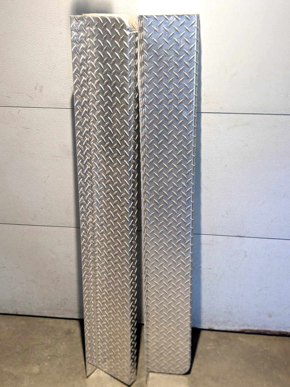 Vintage Retro Bright diamond Tread Aluminum Running Boards (2) Truck Chevy Ford Vintage Retro Bright diamond Tread Aluminum Running Boards (2) Truck Chevy Ford