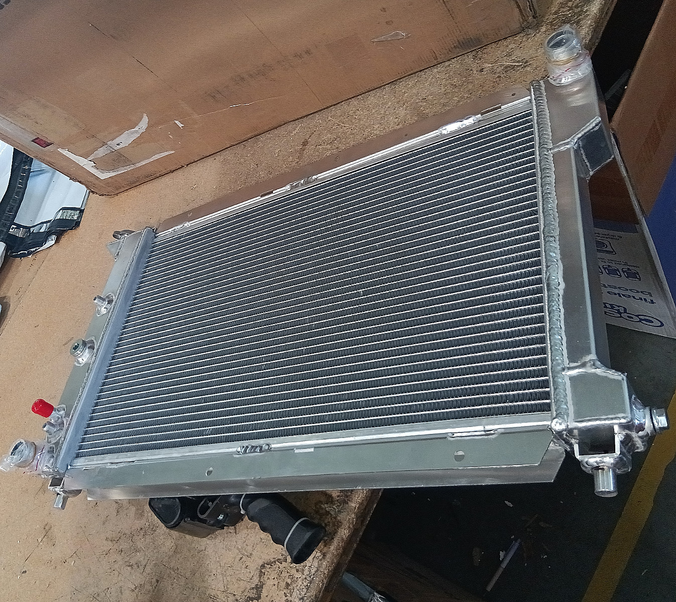 CU884 Aluminum Radiator for 1981-1985 Plymouth Reliant/ Chrysler LeBaron L4 2.6L