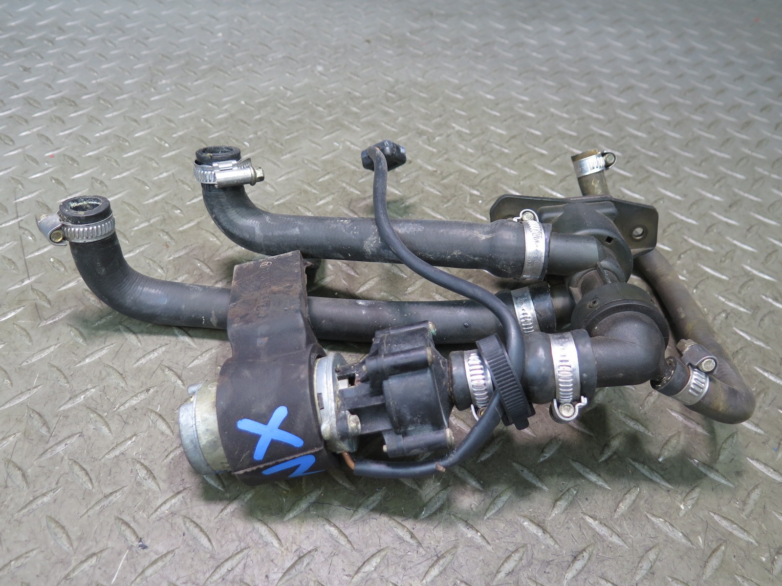 86-91 MERCEDES W126 560SEL HEATER CONTROL VALVE RECIRCULATING PUMP ASSEMBLY OEM