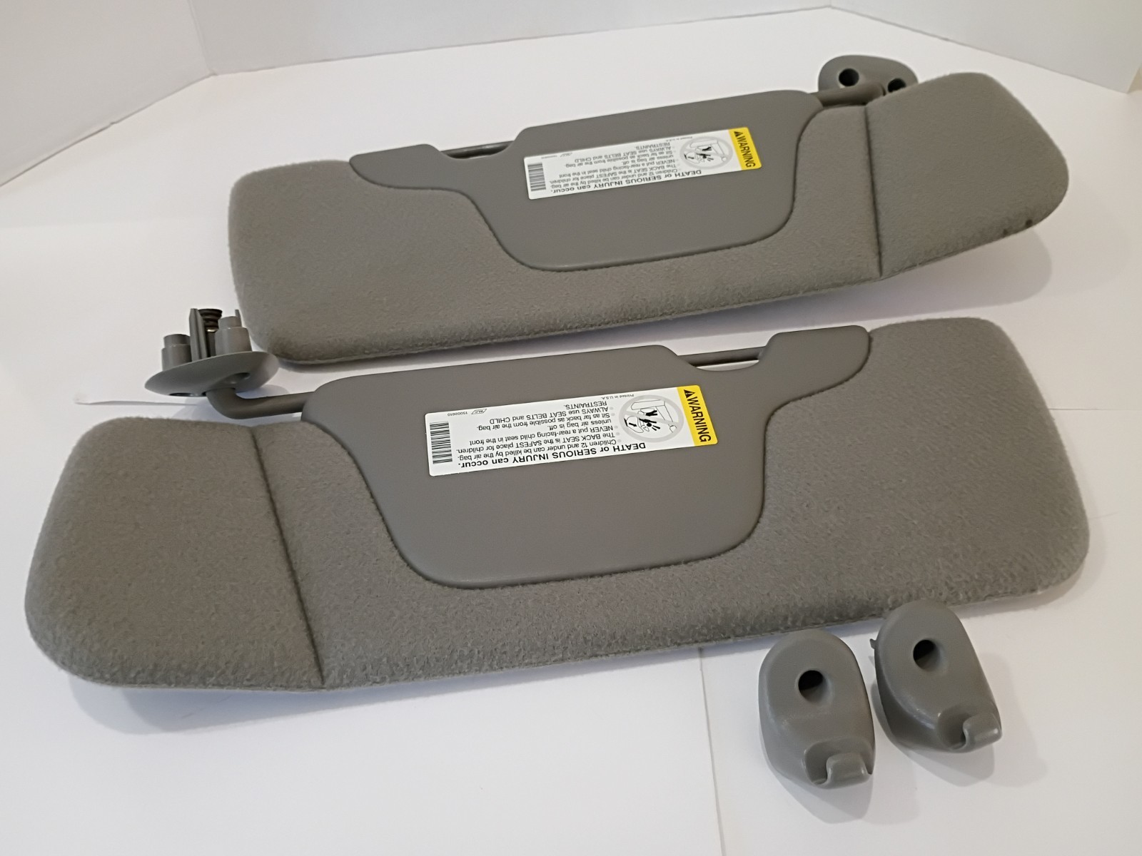 1999-2006 Chevy Silverado 1500 GMC Yukon Sierra Tahoe Sun Visors Pair OEM Gray 1999-2006 Chevy Silverado 1500 GMC Yukon Sierra Tahoe Sun Visors Pair OEM Gray