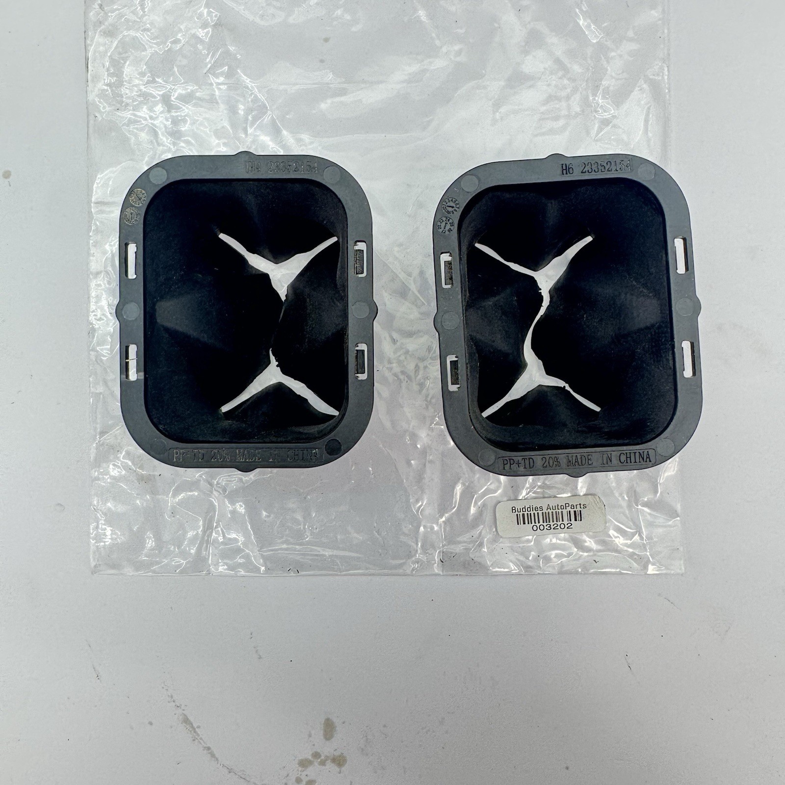 21-2025 CHEVROLET TRAILBLAZER FRONT RIGHT LEFT SIDE APRON PANEL DRAIN VALVE OEM 21-2025 CHEVROLET TRAILBLAZER FRONT RIGHT LEFT SIDE APRON PANEL DRAIN VALVE OEM