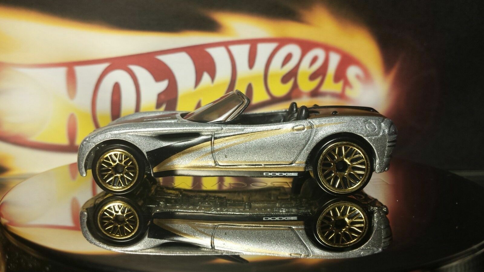 Hot Wheels #1068 Silver Dodge Concept Car w/Gold Lace Wheels Chrysler Base