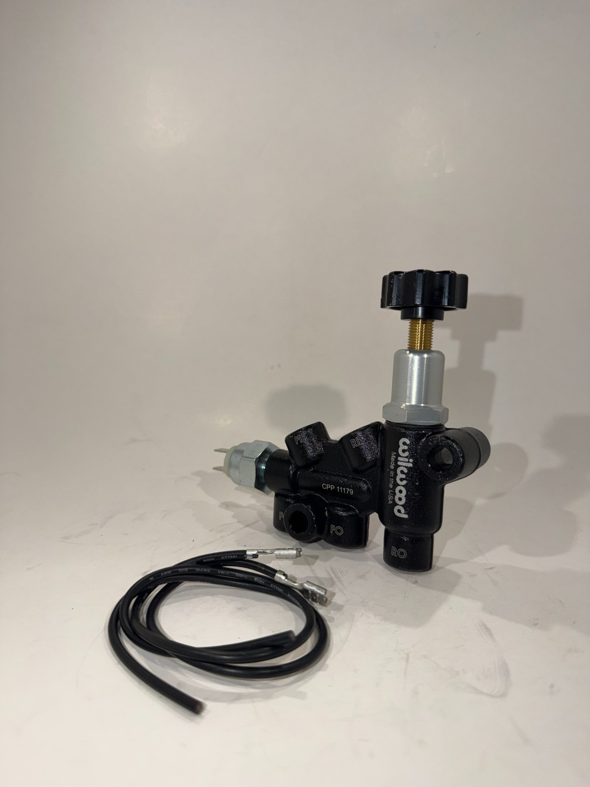 Wilwood 260-11179 Knob Combination Proportioning Valve w/ Brake Switch & Wires