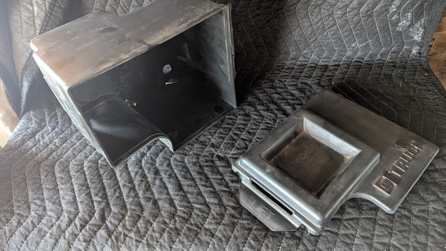 96-00 Chevy Suburban Tahoe Underhood Storage Box OEM GM Second Battery
