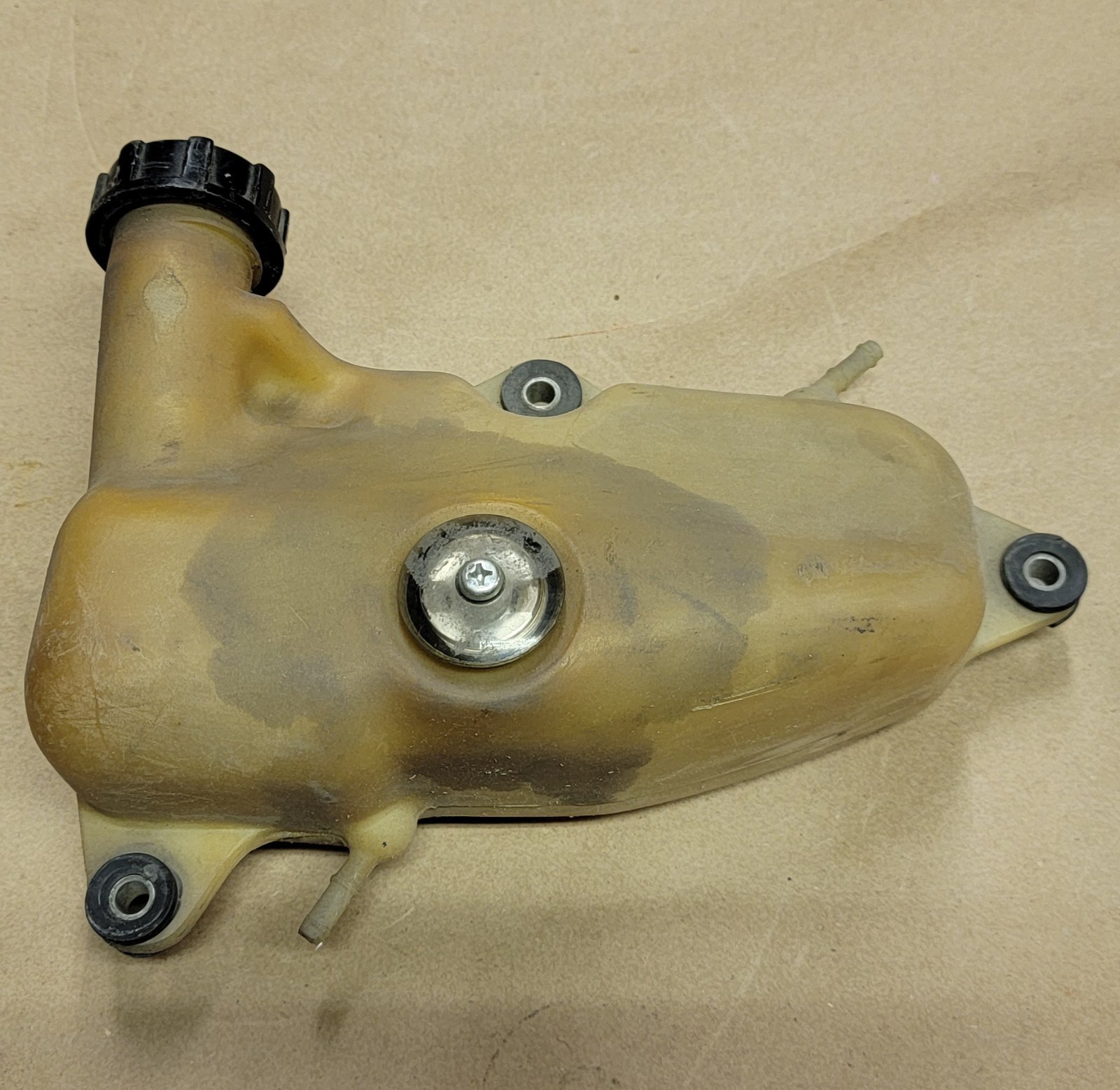 1971-73 Suzuki MT50 Trailhopper Oil Tank 44611-27001 1971-73 Suzuki MT50 Trailhopper Oil Tank 44611-27001