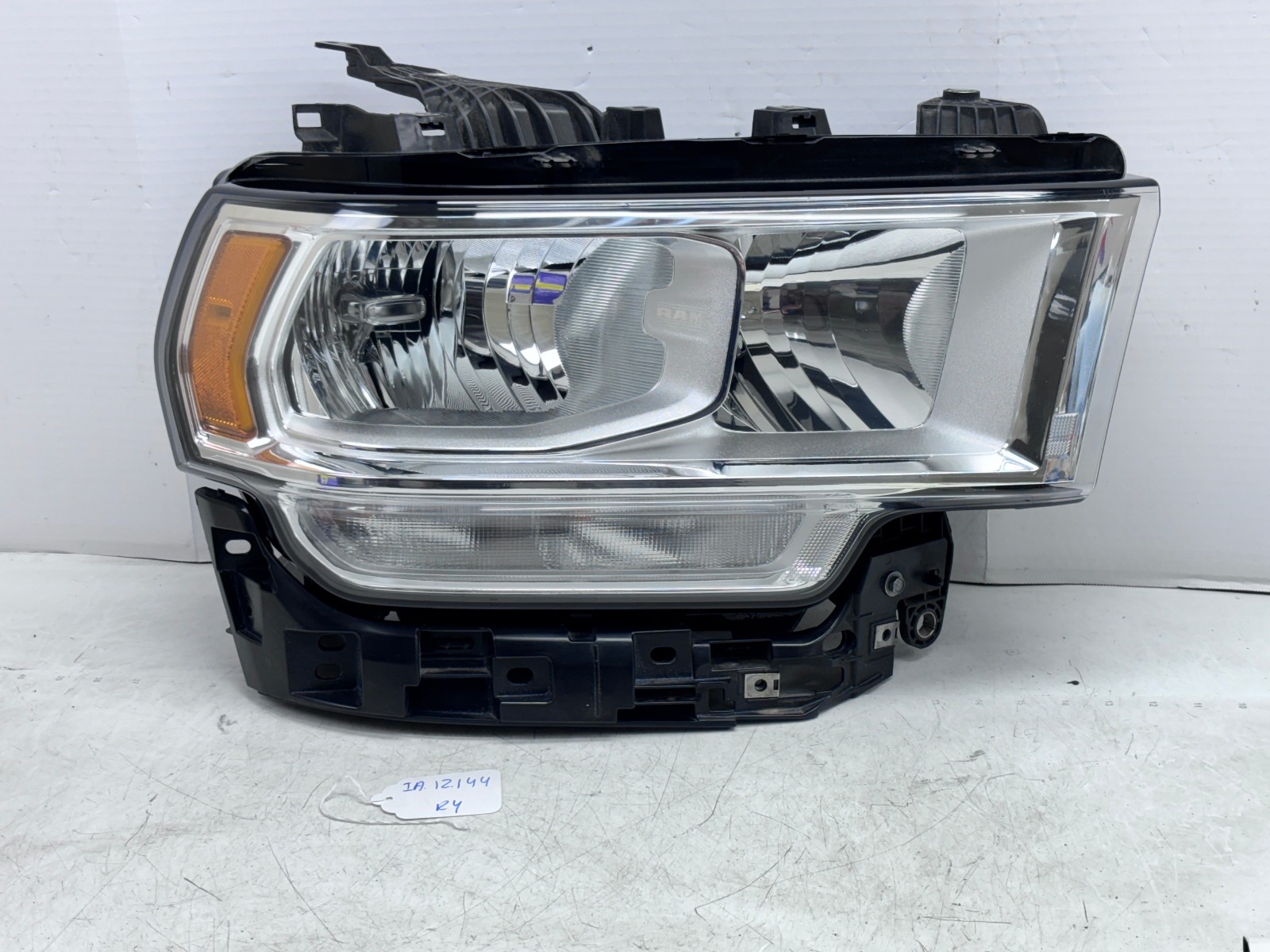 2019-2024 Dodge Ram 2500  3500 Halogen front right OEM headlight 68360176ad