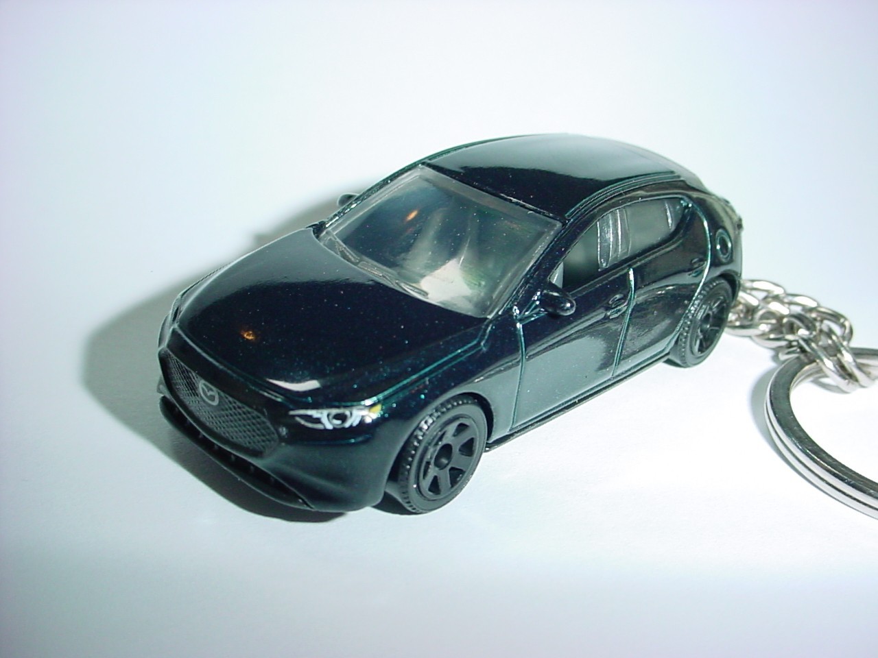 HOT 3D BLUE MAZDA 3 CUSTOM KEYCHAIN keyring key zoom zoom BLING matchbox fun