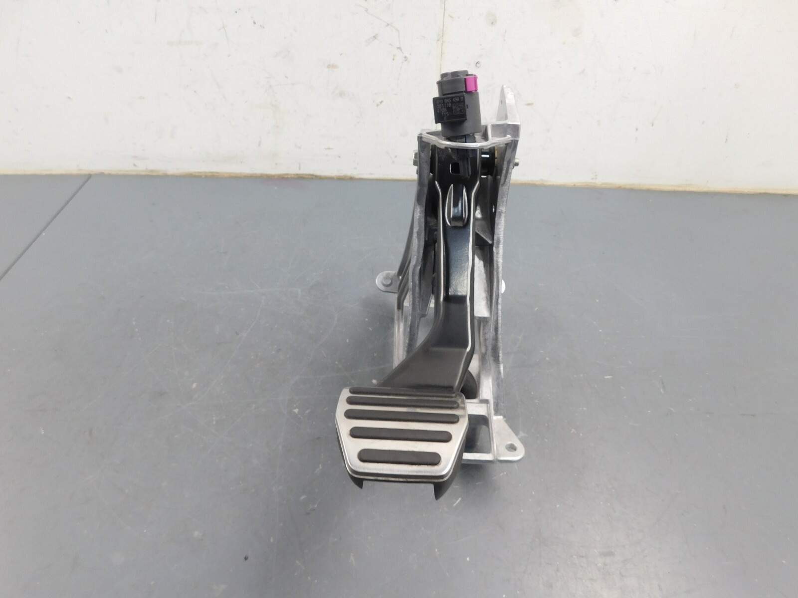 2017 18 20 21 22  Audi R8 V10 Brake Pedal / Bracket  #3764 X3