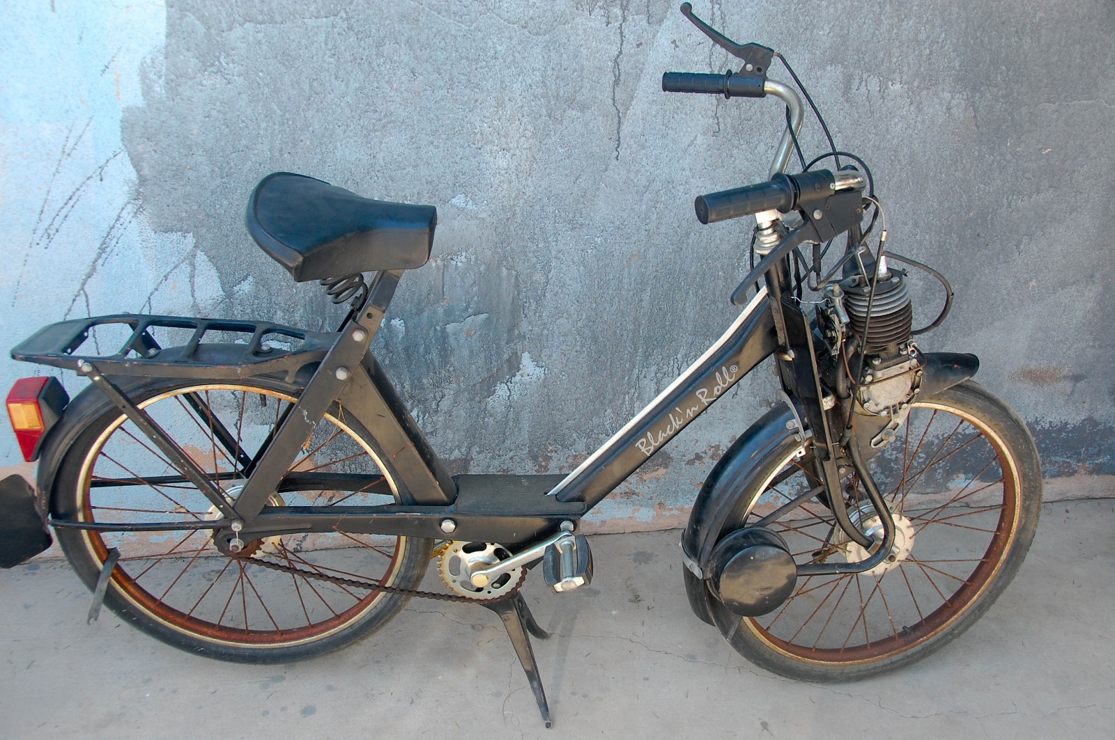 French moped scooter reissue revival of the Velo Solex made in France very rare