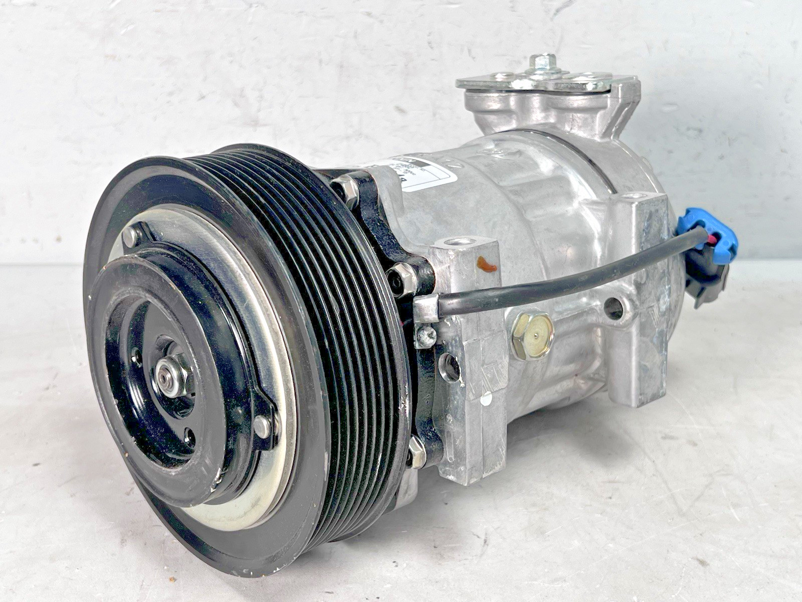 Brand New Freightliner Sanden U4802 A/C Air Compressor Pump (SKI4802S) *3028* Brand New Freightliner Sanden U4802 A/C Air Compressor Pump (SKI4802S) *3028*