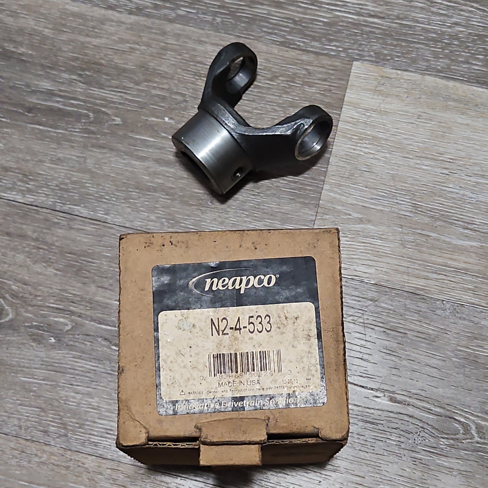 NOS Neapco N2-4-533 Power Take Off End Yoke