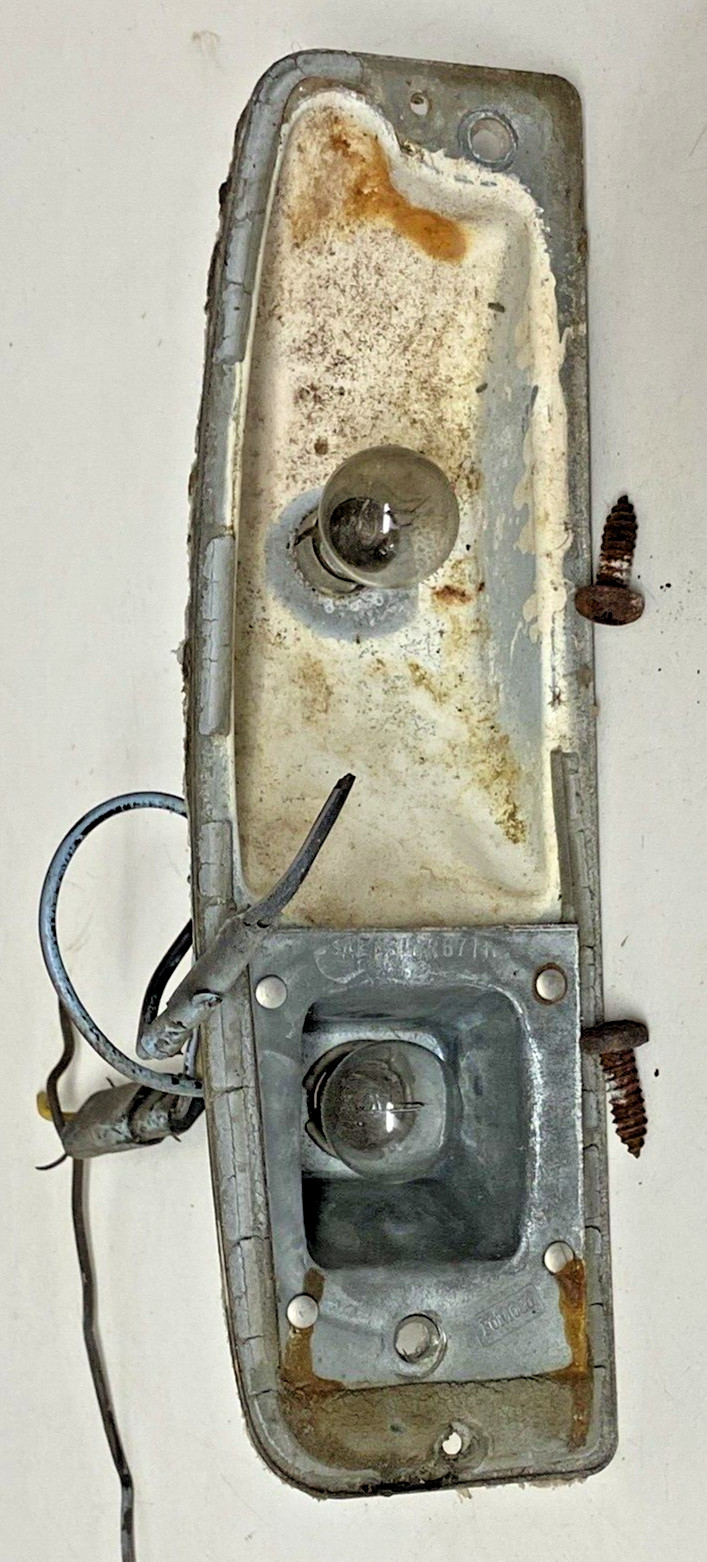 ORIGINAL 65,67-72 FORD F100 250 TAILLIGHT HOUSING,DRIVER SIDE,LH,SAETSIBR67TK,19 ORIGINAL 65,67-72 FORD F100 250 TAILLIGHT HOUSING,DRIVER SIDE,LH,SAETSIBR67TK,19