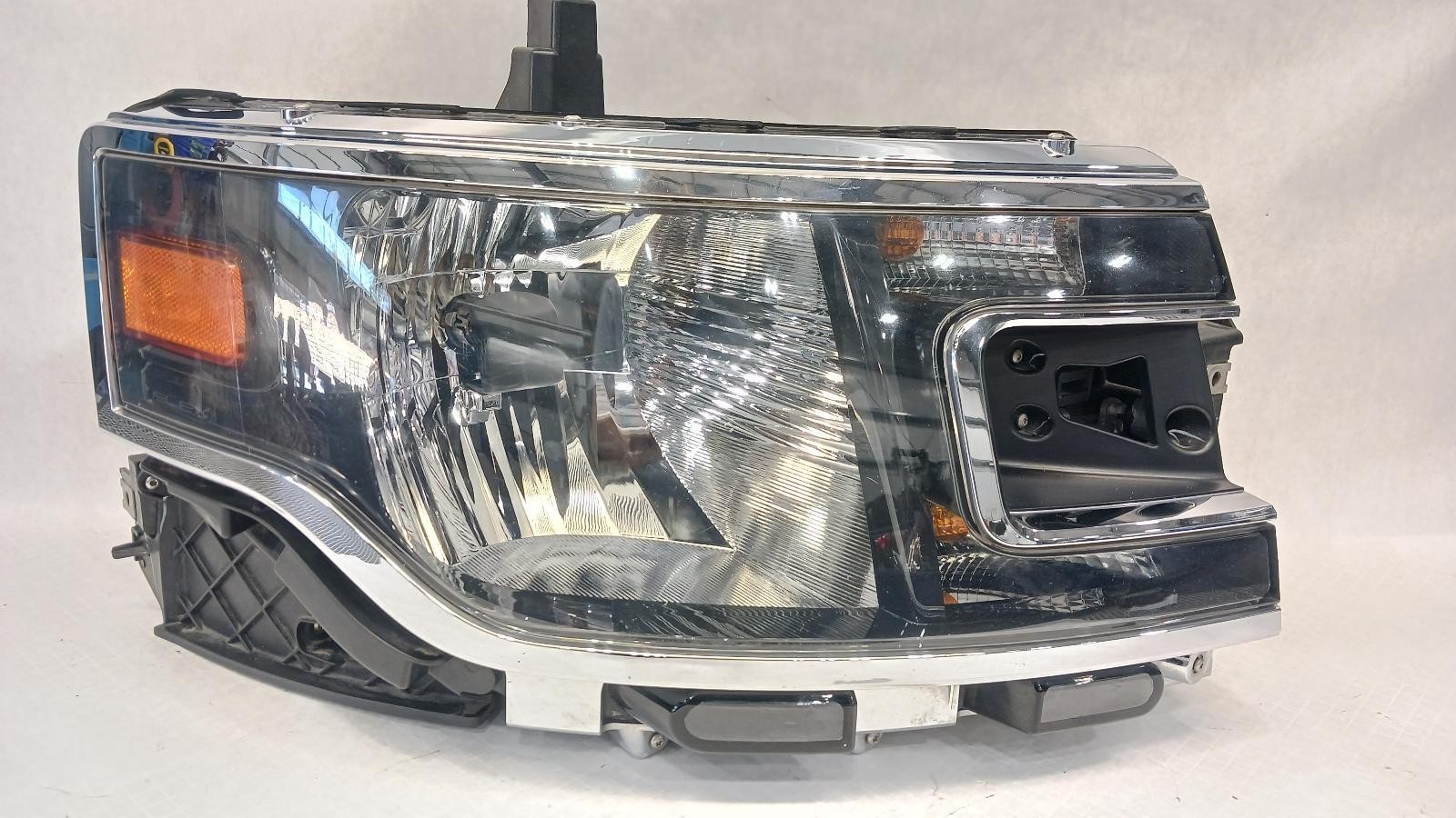 \'13-\'19 FORD FLEX Right passenger Headlight halogen OEM 6 Month Warranty