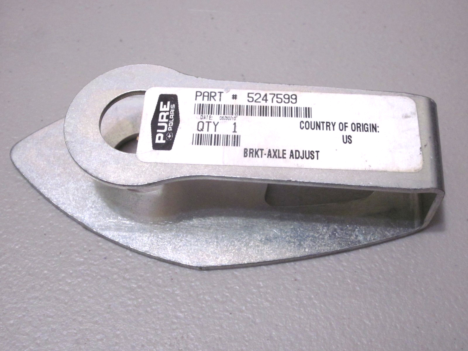 Polaris OEM 5247599 Rear Axle Adjustment Bracket Indian Motorcycle Polaris OEM 5247599 Rear Axle Adjustment Bracket Indian Motorcycle