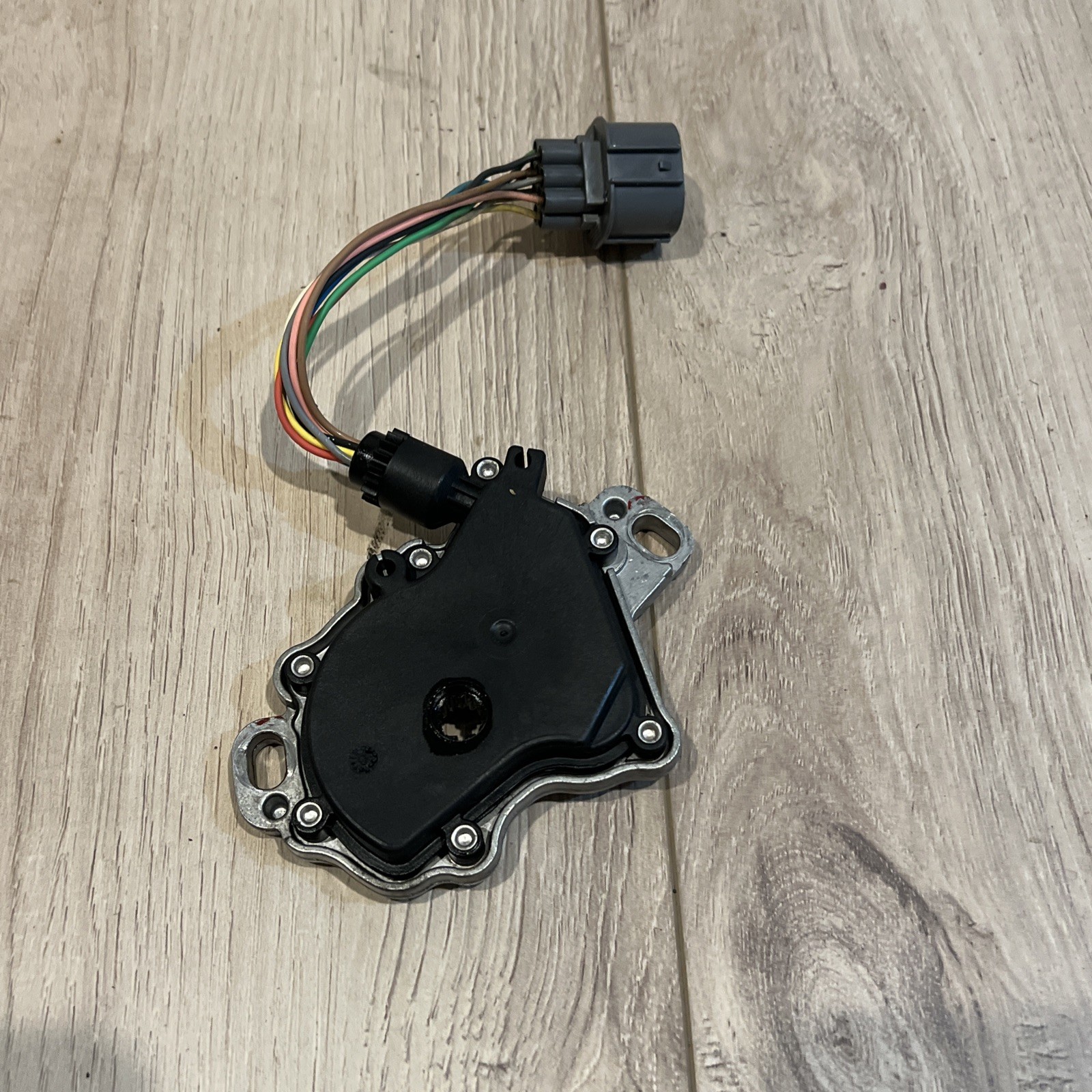 ✅️ 1999 - 2004 Land Rover Discovery 2 II Transmission Neutral Safety XYZ Switch