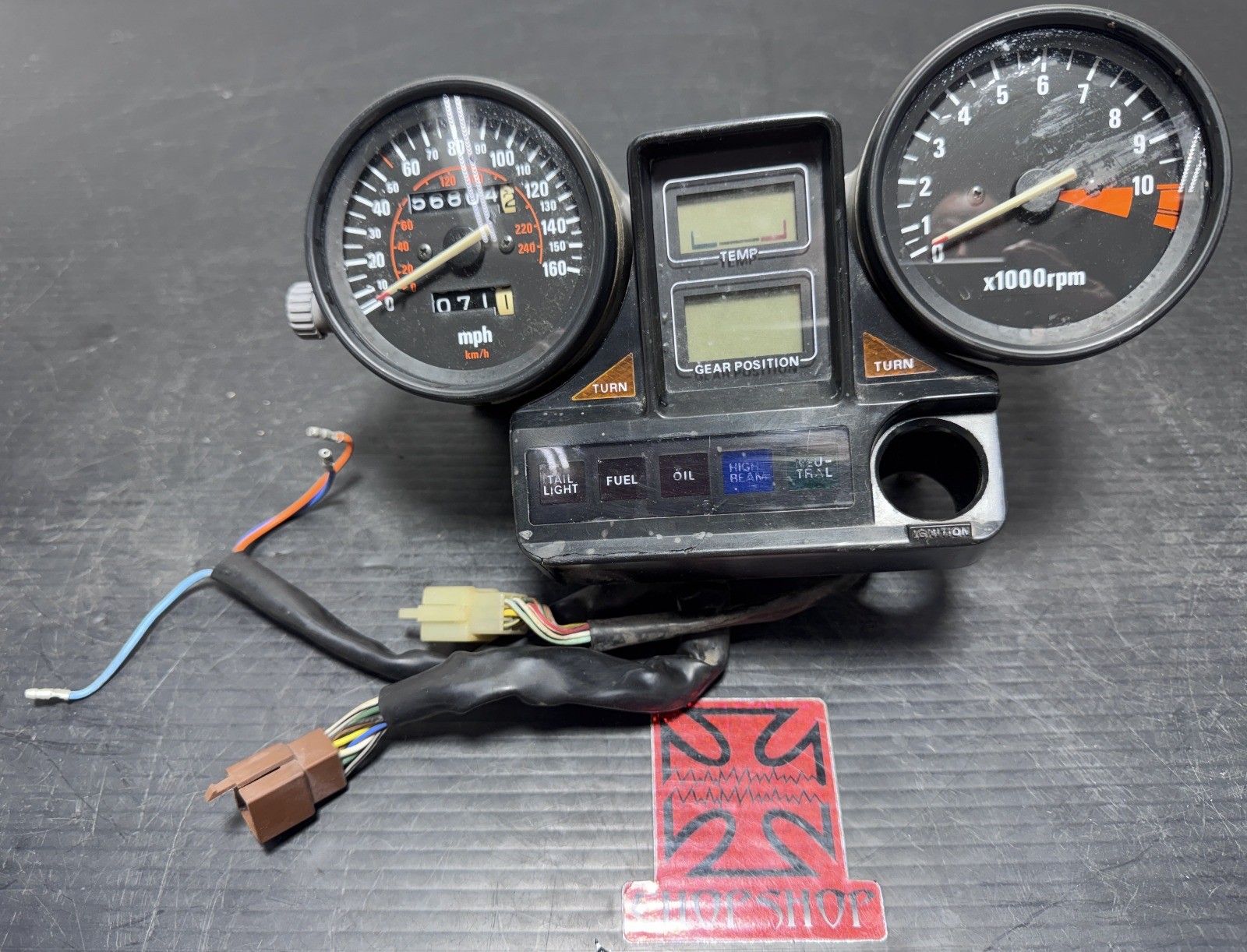 83-86 HONDA V65 MAGNA 1100 VF1100 OEM GAUGES METER SPEEDO TACH CLUSTER ASSY 57K