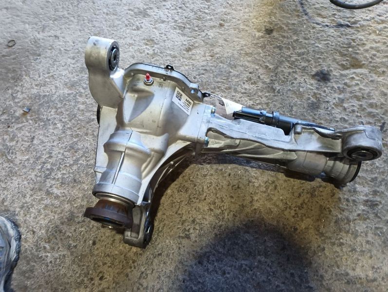 2020-2025 Silverado 1500 Front Differential Carrier 3.42 Ratio ID 84829189 OEM