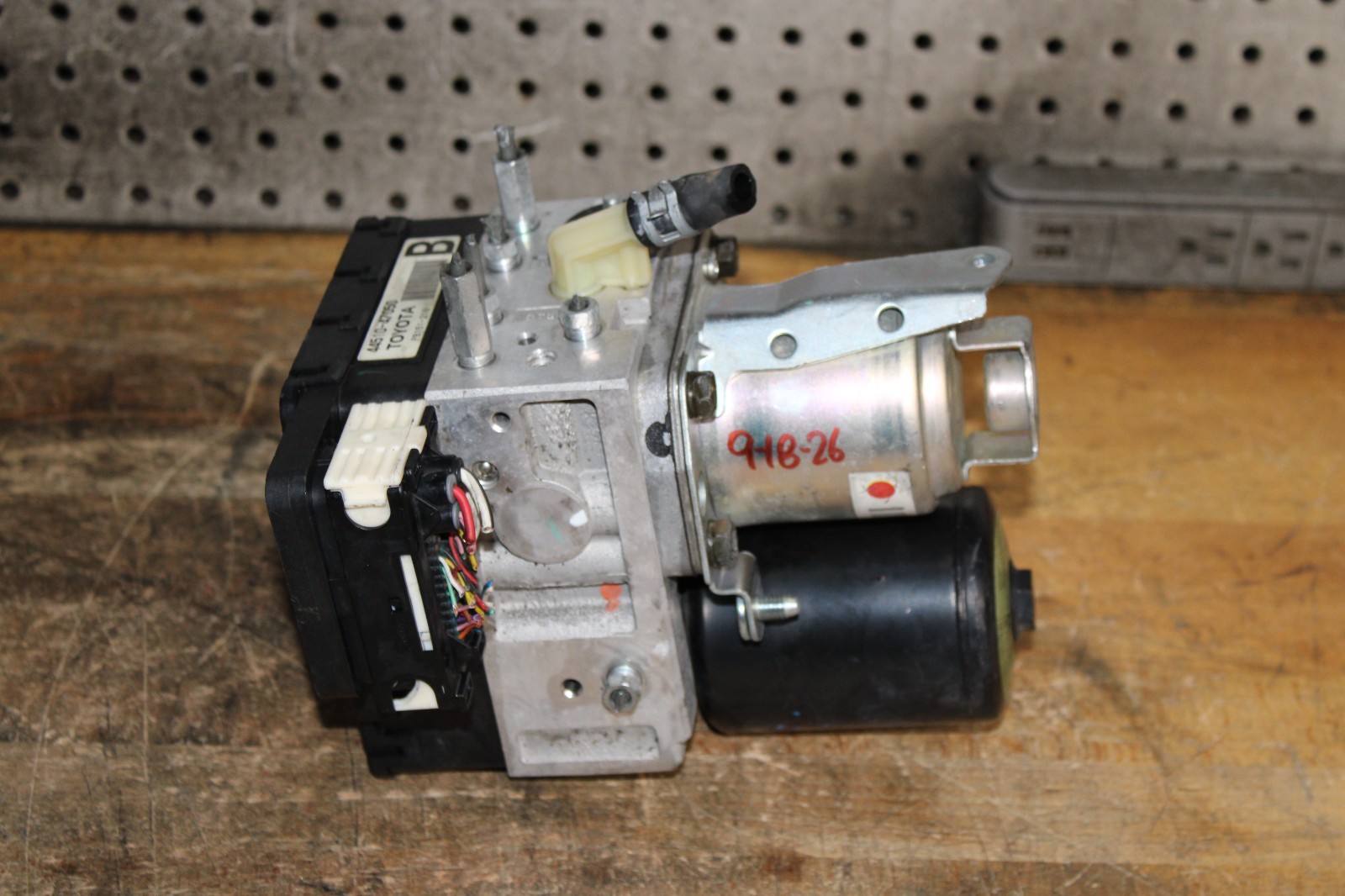 04-09 Toyota Prius Hybrid ABS Brake Pump Hydraulic Anti-Lock Module System OEM