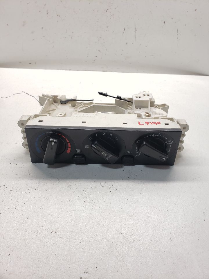 2000-2001 Mitsubishi Galant AC Climate Temperature Control With AC 1412788