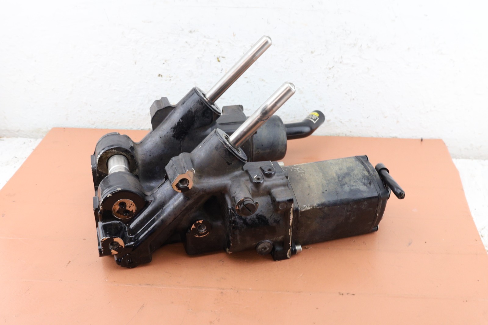 Mercury 70 hp Outboard OEM Trim Tilt (see pics)