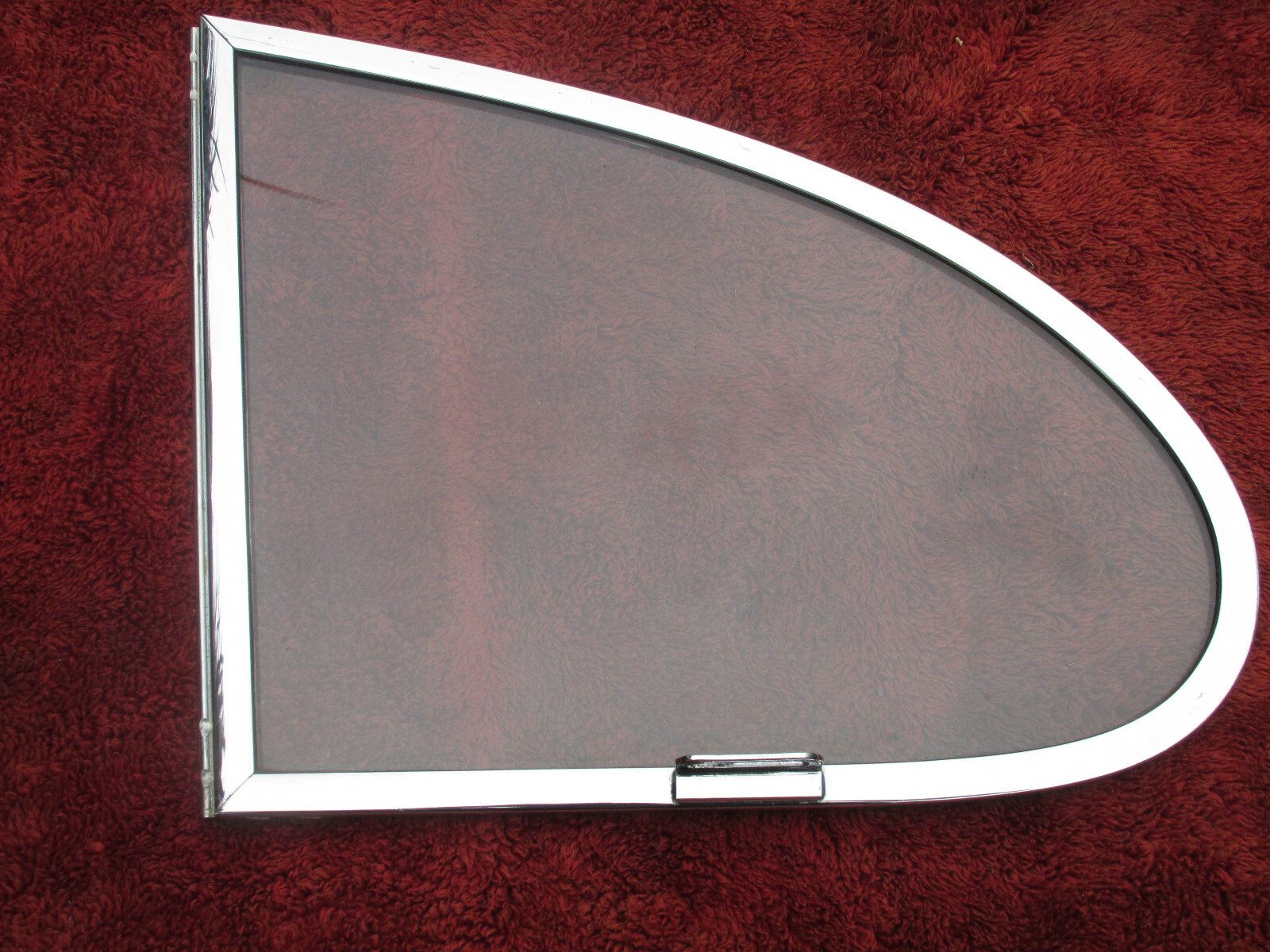 1959 1960 1961 Jaguar MKlX Mark 9 Passengers Side Rear Vent Wing Window 1959 1960 1961 Jaguar MKlX Mark 9 Passengers Side Rear Vent Wing Window