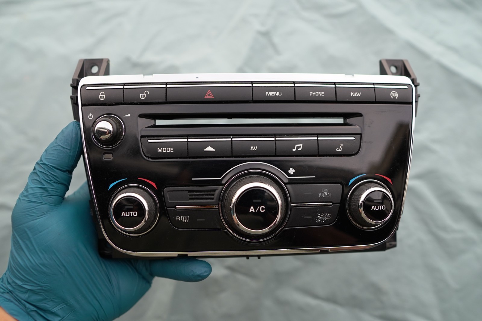2010-2015 Jaguar XJ XJL Dash Heat A/C Climate Radio Control Switch Panel OEM 2010-2015 Jaguar XJ XJL Dash Heat A/C Climate Radio Control Switch Panel OEM