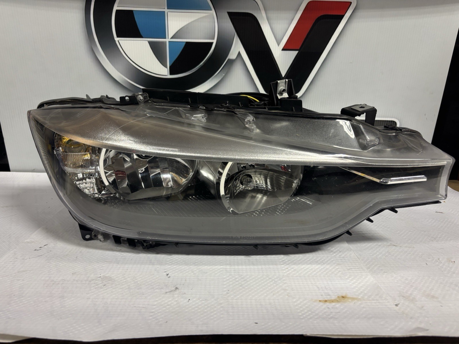 TYC Right Passenger Front RH Halogen Headlight for BMW 328i 320i 2012-2014 F30 TYC Right Passenger Front RH Halogen Headlight for BMW 328i 320i 2012-2014 F30