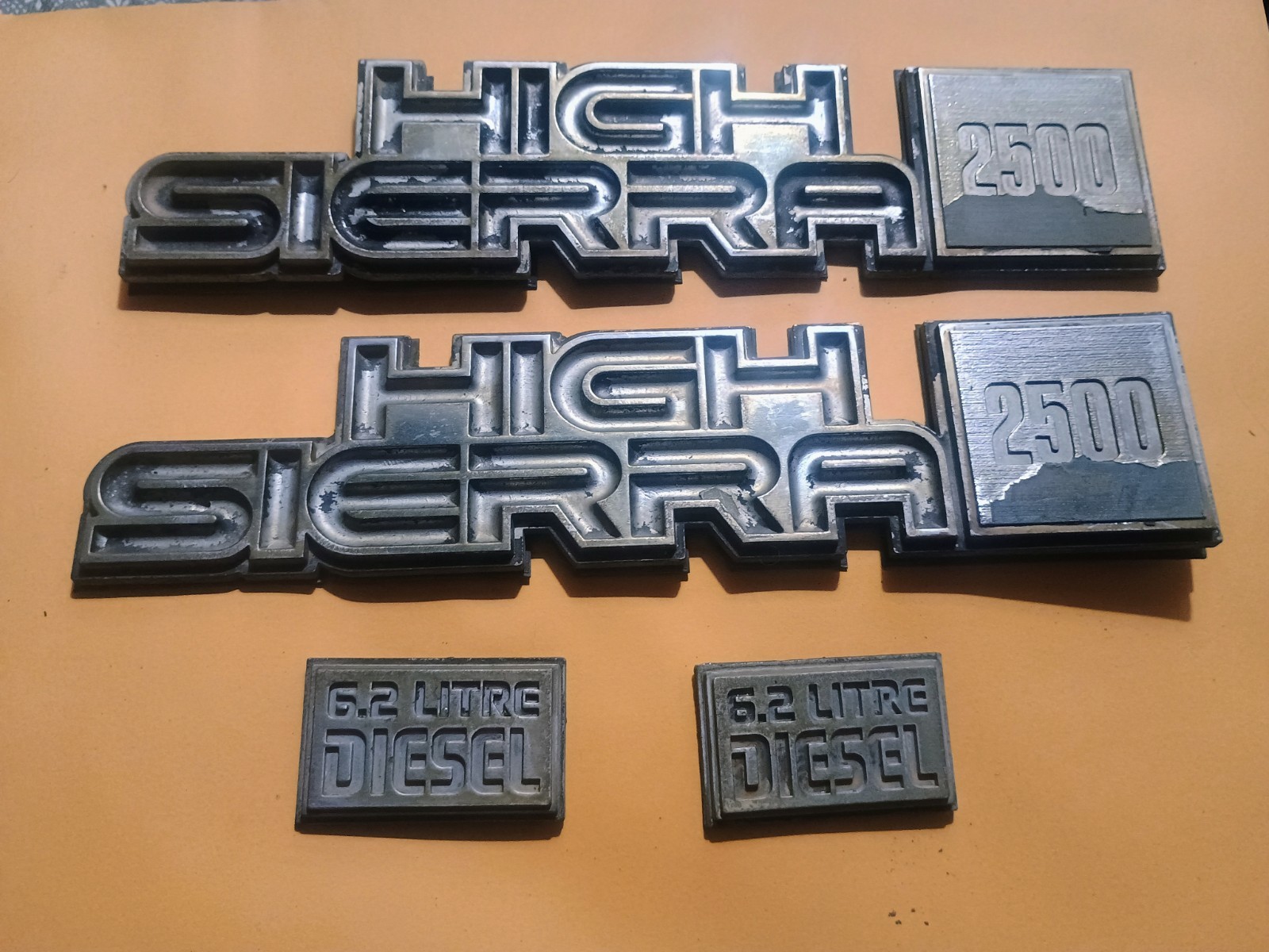 1981 1984 1985 1986 1987 GMC High Sierra 2500 Diesel Fender Emblems Badges GM 