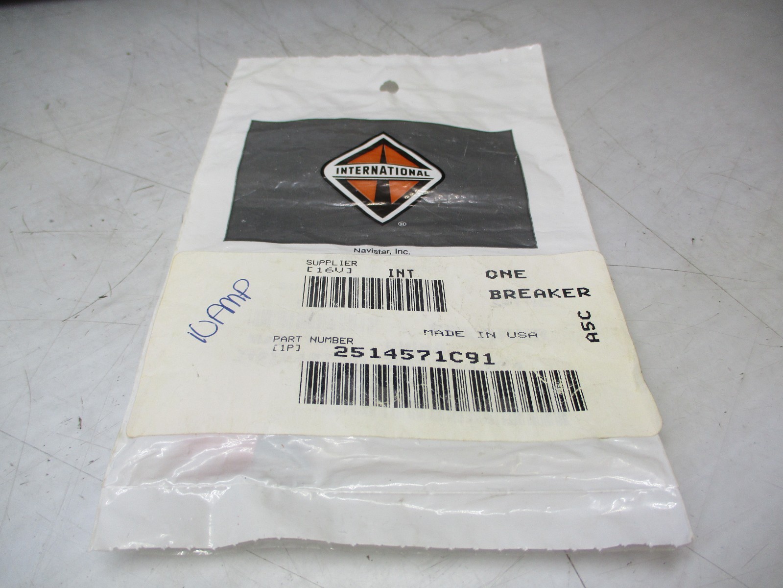 2514571C91 International Truck Resettable Breaker 10 amp 28 VDC BUSS 22710 2514571C91 International Truck Resettable Breaker 10 amp 28 VDC BUSS 22710