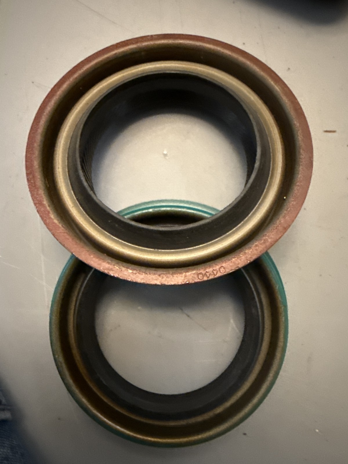 Chevy TH400 32-Spline Output Seal Pair 1964-79 9449