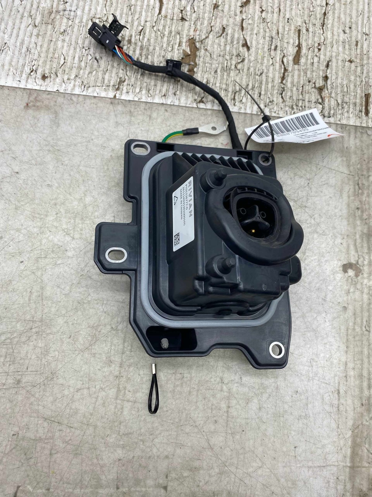 2027 RIVIAN R2 EV AWD REAR CHARGING PORT HOOKUP ASSEMBLY UNIT PT01226777-D OEM