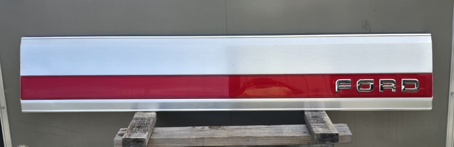 87 91 92 96 FORD TRUCK TAILGATE TRIM PANEL XLT LIKE NEW WITH SLIGHT DAMAGE